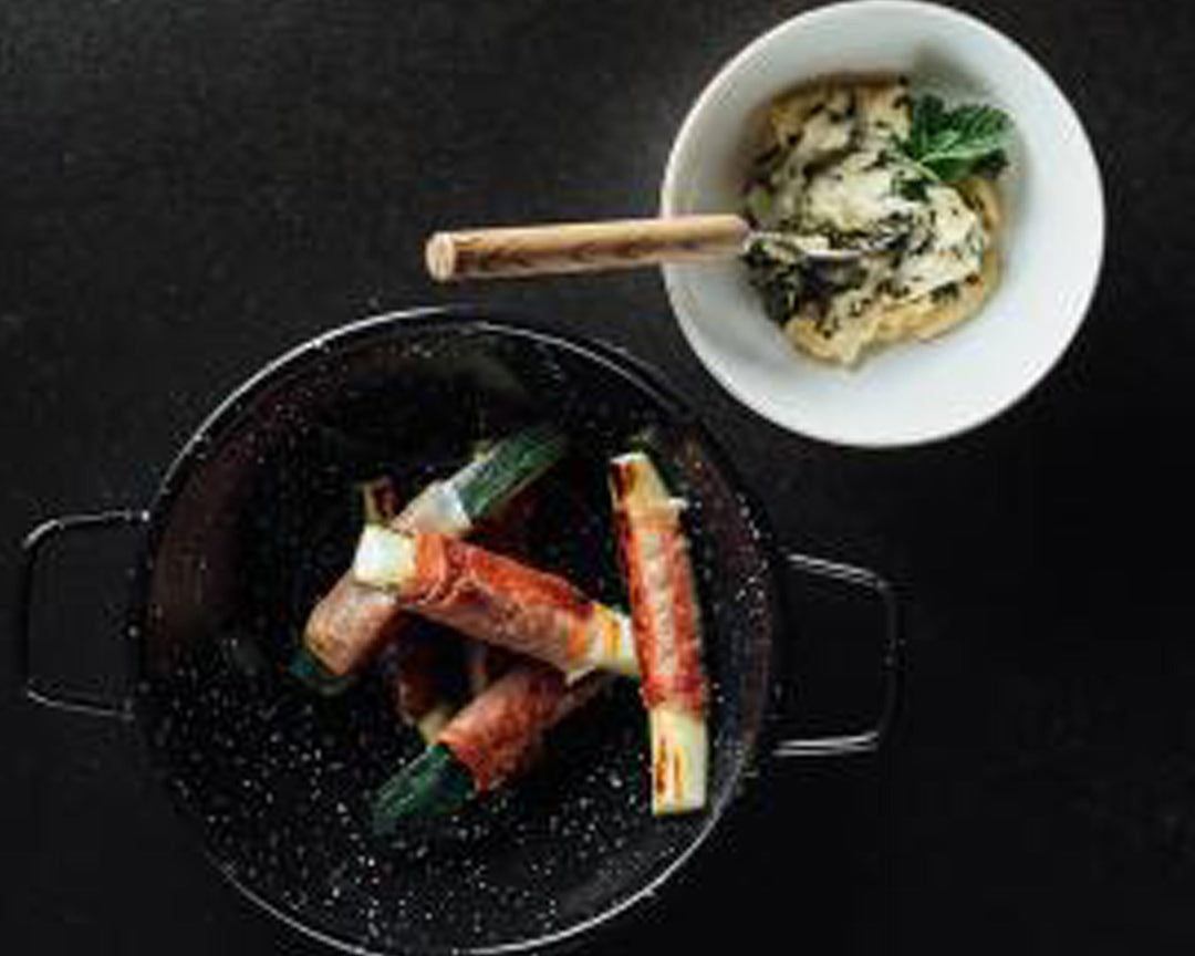 ZucchinistÀnger med krÀmig hummus